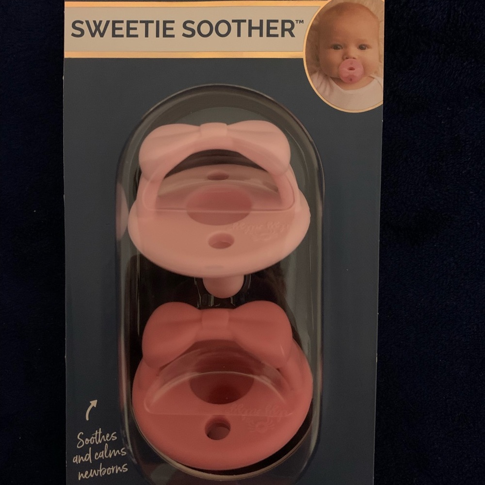 🌟BOGO FREE🌟 Itzy Ritzy Sweetie Soother Pacifiers